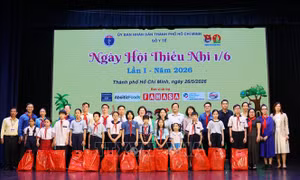 Chăm lo Tết thiếu nhi cho gần 2.000 trẻ em có hoàn cảnh khó khăn