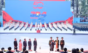 Trao tặng danh hiệu 'Anh hùng Lao động' cho Đảng bộ, Chính quyền và Nhân dân Thành phố Hồ Chí Minh