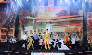 Festival Thu Hà Nội 2025 hút du khách với 150 gian hàng và loạt trải nghiệm mới
