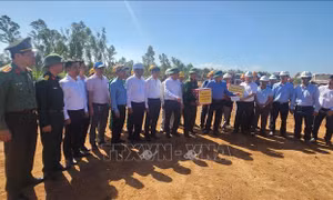 Phó Thủ tướng Hồ Quốc Dũng kiểm tra tiến độ đường cao tốc Quy Nhơn - Pleiku
