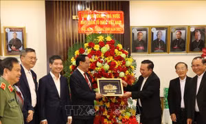 Phó Chủ tịch Quốc hội Trần Quang Phương chúc mừng Giáng sinh Giáo phận Ban Mê Thuột