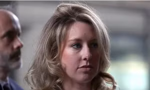 Mỹ: Nữ tỷ phú Elizabeth Holmes bị kết án trong vụ bê bối Theranos