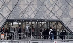 Vụ trộm tại Bảo tàng Louvre: Giám đốc bảo tàng thừa nhận sai sót an ninh