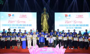 Tuyên dương Thanh niên tiên tiến làm theo lời Bác