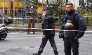 Tấn công bằng dao gần tòa soạn Charlie Hebdo, Pháp