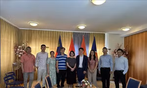 Cùng kỳ thủ Lê Quang Liêm lan tỏa hình ảnh đất nước, con người Việt Nam tại Thụy Sĩ 
