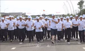 Hơn 12.000 người tham gia giải chạy S – Race tại Cà Mau