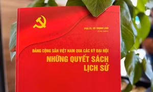 Ra mắt sách 'Đảng Cộng sản Việt Nam qua các kỳ Đại hội - Những quyết sách lịch sử'