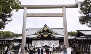 Thủ tướng Nhật Bản gửi đồ lễ đến đền Yasukuni nhân dịp lễ hội mùa Xuân