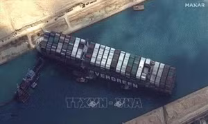 Tàu Ever Given rời kênh đào Suez 