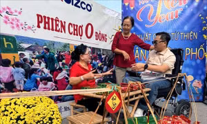 Bản hòa ca sẻ chia: Xuân ấm áp, Tết nghĩa tình