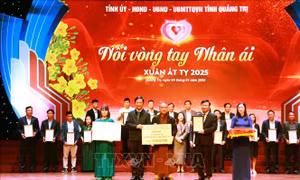 Nối vòng tay nhân ái hỗ trợ người nghèo