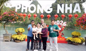 Đón vận may đầu năm giữa kỳ quan Phong Nha - Kẻ Bàng