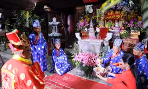 Nô nức trẩy hội chùa Keo mùa Xuân