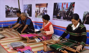 Nghề đan gùi và Nghề dệt thổ cẩm của người S’tiêng là di sản văn hóa phi vật thể quốc gia
