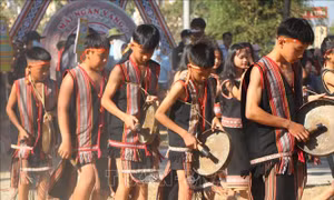 Thế hệ trẻ bảo tồn Không gian văn hóa cồng chiêng, xoang