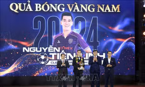 Tiến Linh và Thùy Trang giành giải Quả bóng vàng Việt Nam năm 2024