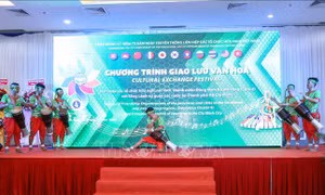 Mang 'đặc sản' văn hóa vùng Đông Nam Bộ giao lưu hữu nghị với Tổng Lãnh sự quán các nước