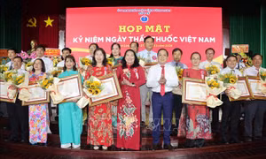 Ghi nhận đóng góp của ngành Y tế trong chăm sóc, bảo vệ sức khỏe nhân dân