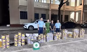 Đồng Nai: Bắt giữ đối tượng tàng trữ, vận chuyển hơn 300 kg pháo nổ