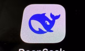 DeepSeek vượt qua ChatGPT để đứng số một trong App Store