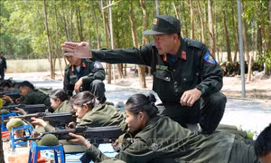 Tân binh công an nhân dân tôi luyện trên thao trường nắng gió