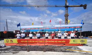 Hợp long cầu Ba Lai 8 trên tuyến đường bộ ven biển Vĩnh Long