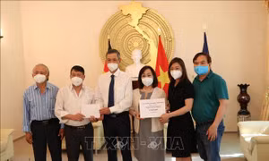 Cộng đồng người Việt tại Đức quyên góp ủng hộ quỹ vaccine trong nước