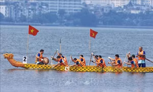 Sôi nổi Giải Bơi chải thuyền rồng Hà Nội mở rộng năm 2024