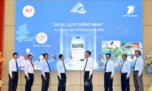 Khai trương Cổng thông tin du lịch thông minh checkinangiang.vn