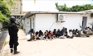 Lào triệt phá thành công ổ nhóm lừa trực tuyến quy mô lớn 