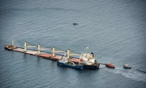 Rò rỉ dầu gây ô nhiễm vùng biển ngoài khơi Gibraltar