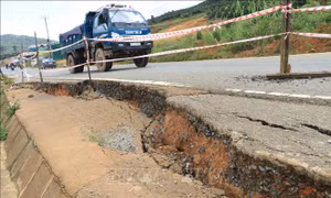 Đường giao thông ở thành phố Bảo Lộc tiếp tục sụt lún