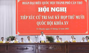 Chủ tịch Quốc hội Trần Thanh Mẫn tiếp xúc cử tri Cần Thơ