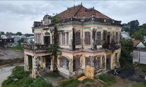 Quyết định bảo tồn biệt thự 'Nhà lầu ông Phủ' 100 tuổi ven sông Đồng Nai