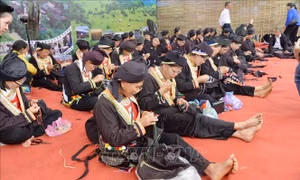 Náo nức đi 'Chợ tình Pác Khuông'