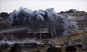 Israel phá hủy một tòa nhà ở Đông Jerusalem