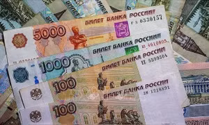 Đồng ruble tăng mạnh nhất hơn 30 năm, đứng đầu trong các đồng tiền trên thế giới