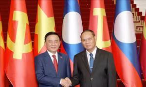 Thường trực Ban Bí thư Trần Cẩm Tú hội đàm với Thường trực Ban Bí thư Trung ương Đảng Nhân dân Cách mạng Lào