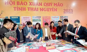 Lễ hội Thơ Nguyên tiêu và Hội Báo Xuân tại Thái Nguyên