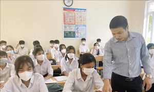 Những giáo viên tình nguyện đồng hành cùng học sinh vùng khó