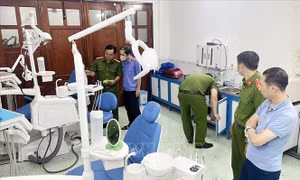 Khởi tố Giám đốc công ty nha khoa mua bằng đại học để hành nghề
