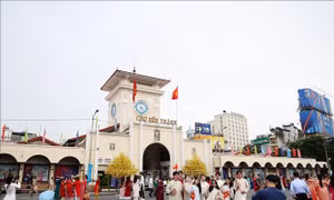 Không khí rộn ràng ngày đầu năm mới tại Thành phố Hồ Chí Minh