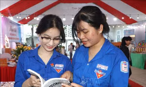 Quảng Ngãi: Giới thiệu sách về đổi mới sáng tạo, thiết bị thực tế ảo