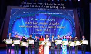 Lễ trao Tặng thưởng các tác phẩm lý luận, phê bình văn học, nghệ thuật xuất bản năm 2022