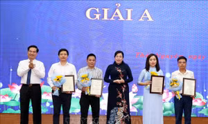Trao Giải thưởng báo chí Huỳnh Thúc Kháng lần thứ I