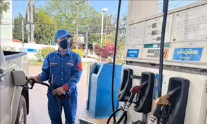 Lào đối mặt với nguy cơ thiếu xăng