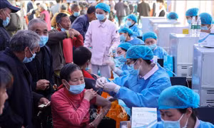 Nhiều địa phương tại Trung Quốc yêu cầu người dân tiêm phòng nếu muốn đến nơi công cộng