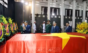 Đoàn các địa phương viếng Tổng Bí thư Nguyễn Phú Trọng