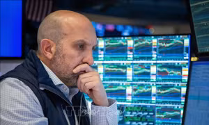 Chỉ số Dow Jones dứt chuỗi ba tuần tăng điểm